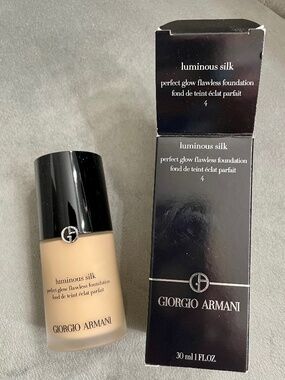 Giorgio Armani Luminous Silk Foundation (4) NIB *ORIGINAL VERSION*